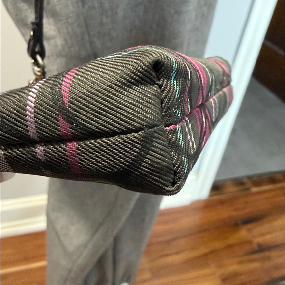 Coach EUC plaid canvas wristlet w/ pink lining. & black leather trim w/hang tag - Picture 4 of 8